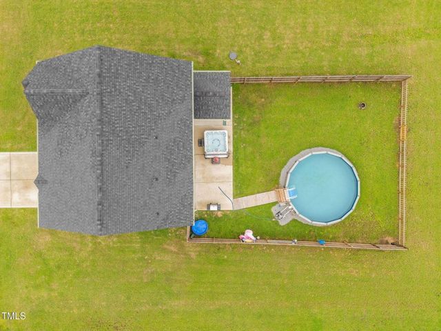 8 Sanford Lane, Dunn, NC 28334