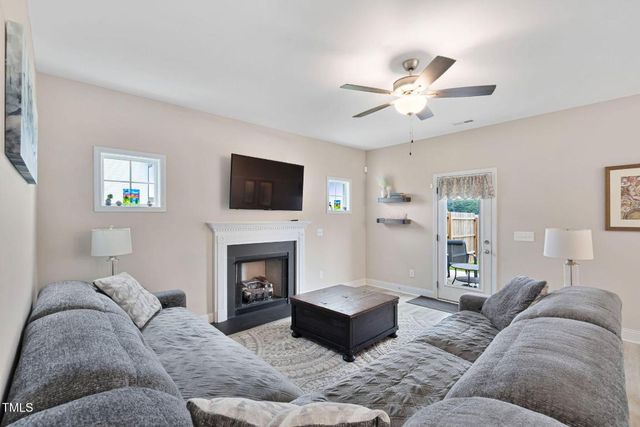 8 Sanford Lane, Dunn, NC 28334