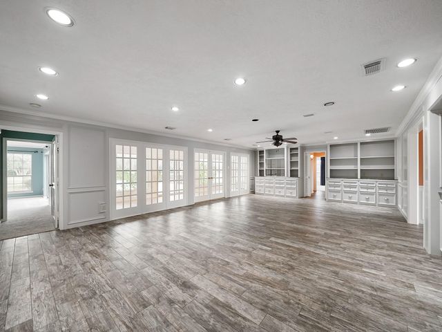 1810 Darby Lane, Fresno, TX 77545