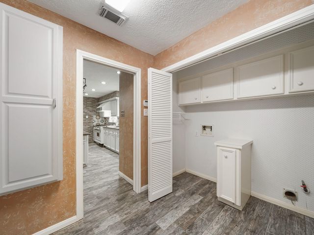 1810 Darby Lane, Fresno, TX 77545