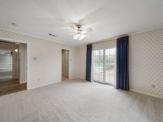 1810 Darby Lane, Fresno, TX 77545