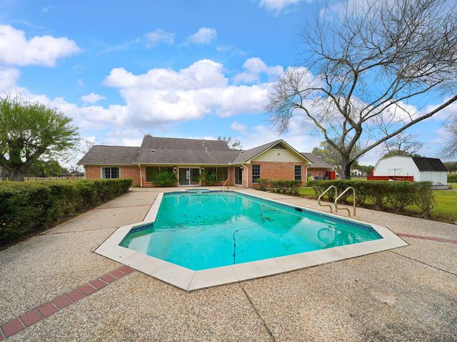 1810 Darby Lane, Fresno, TX 77545