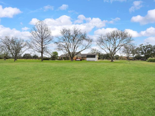 1810 Darby Lane, Fresno, TX 77545