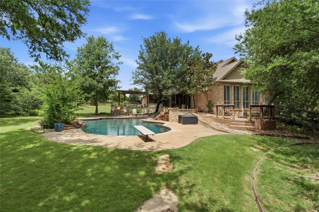 8229 Steeplechase Circle, Argyle, TX 76226