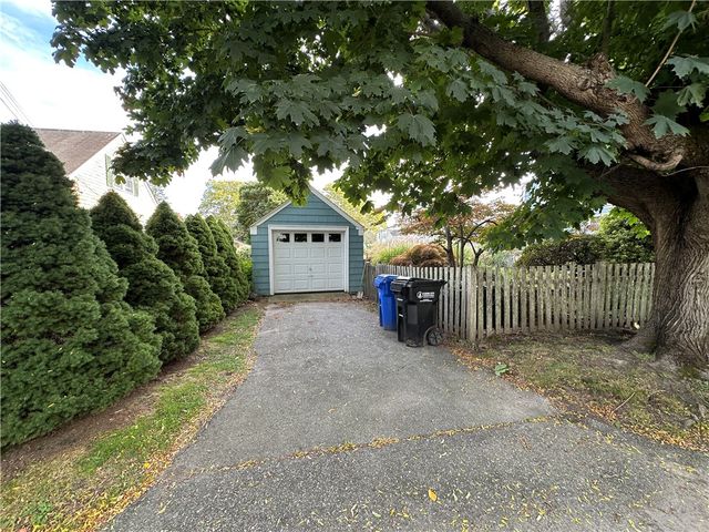 58 Eustis Avenue, Newport, RI 02840