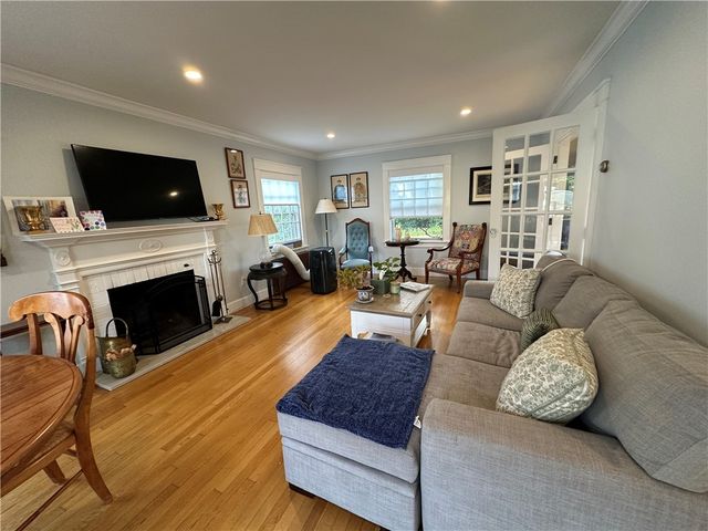 58 Eustis Avenue, Newport, RI 02840
