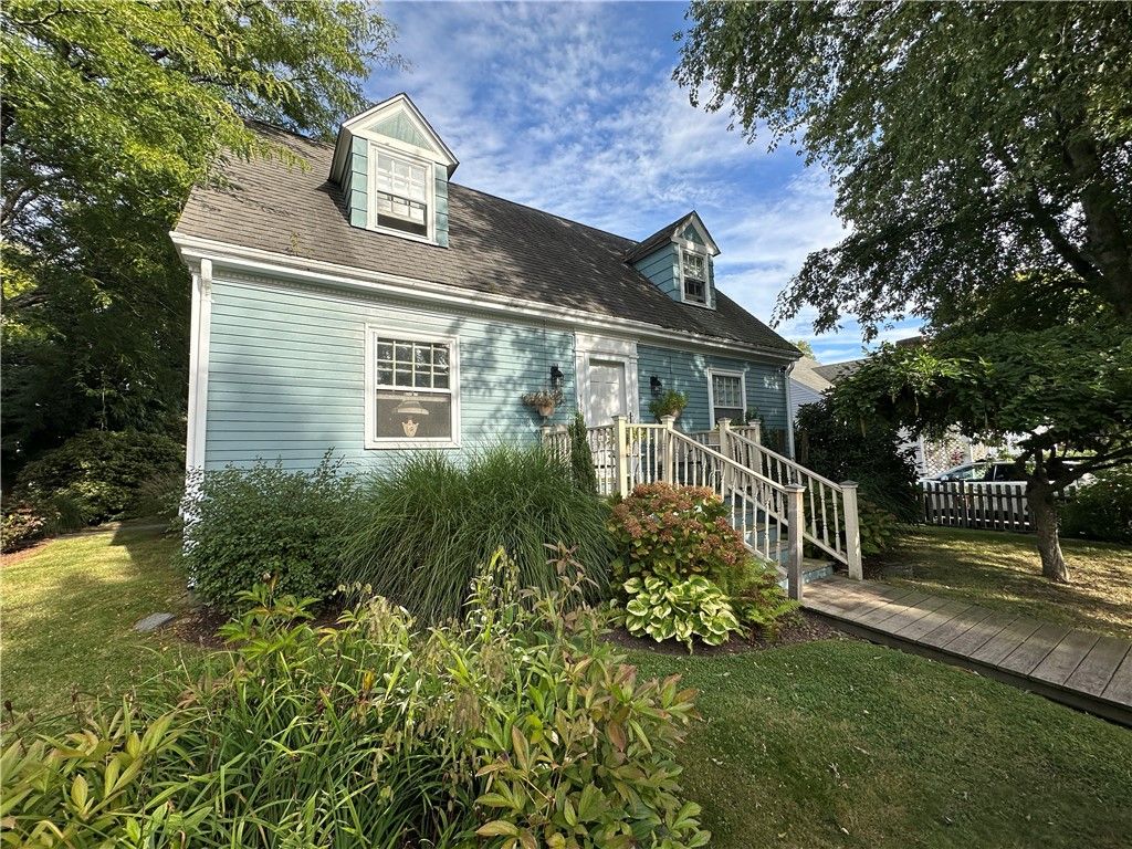 58 Eustis Avenue, Newport, RI 02840