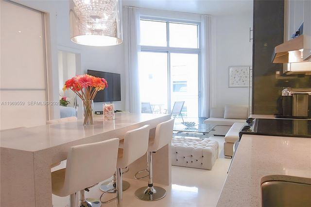 2001 Meridian Ave 525+DEN, Miami Beach, FL 33139