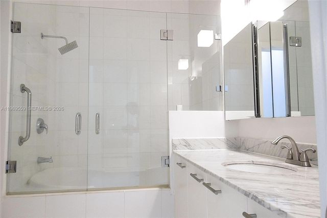 2001 Meridian Ave 525+DEN, Miami Beach, FL 33139