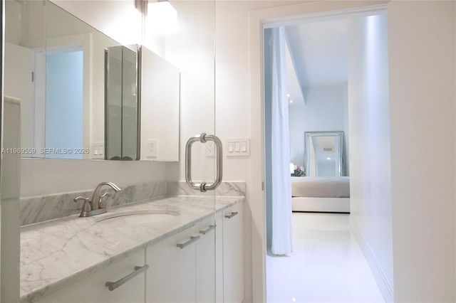 2001 Meridian Ave 525+DEN, Miami Beach, FL 33139