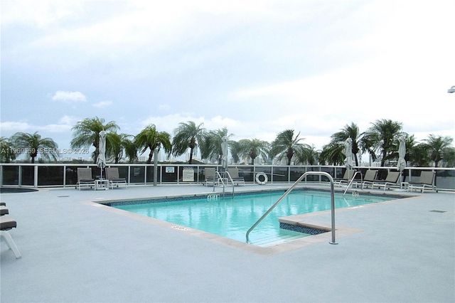 2001 Meridian Ave 525+DEN, Miami Beach, FL 33139