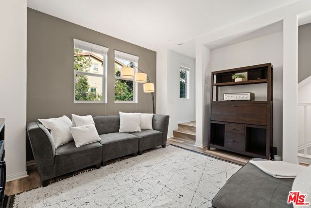 14109 W Birch Lane, Van Nuys (los Angeles), CA 91405