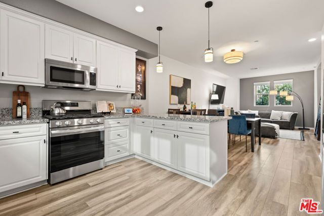 14109 W Birch Lane, Van Nuys (los Angeles), CA 91405