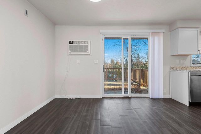 2871 S BROADWAY, Green Bay, WI 54304