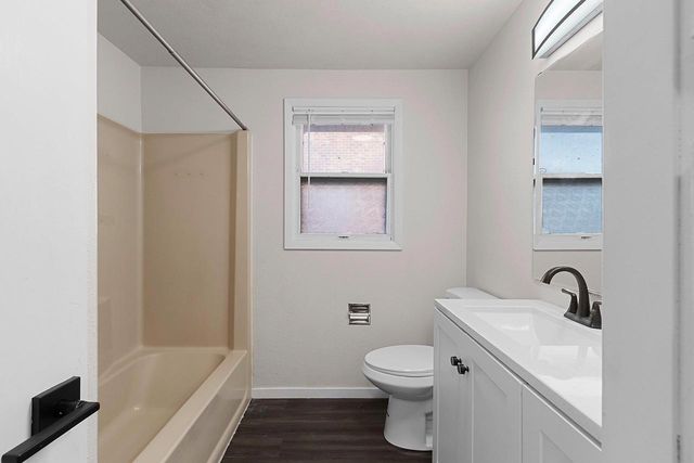 2871 S BROADWAY, Green Bay, WI 54304