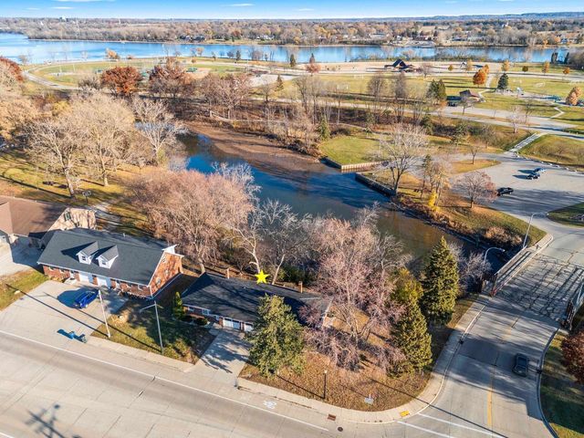 2871 S BROADWAY, Green Bay, WI 54304