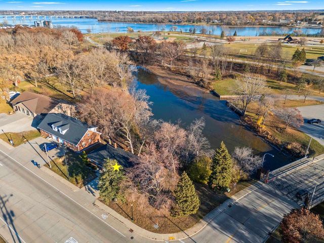 2871 S BROADWAY, Green Bay, WI 54304