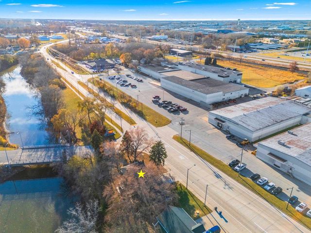 2871 S BROADWAY, Green Bay, WI 54304