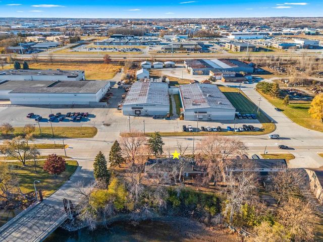 2871 S BROADWAY, Green Bay, WI 54304