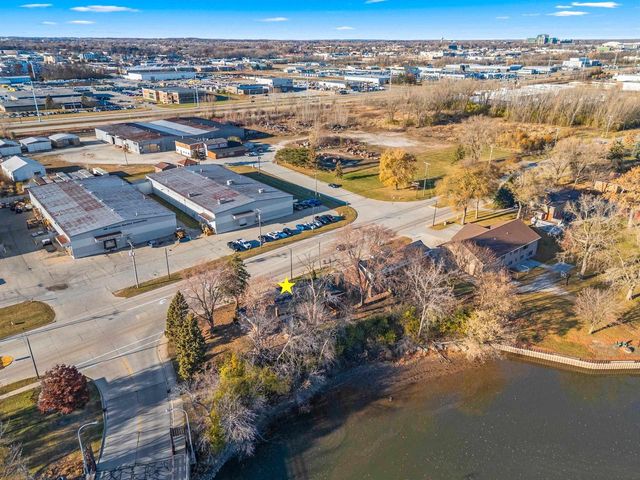 2871 S BROADWAY, Green Bay, WI 54304