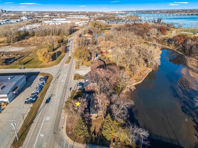 2871 S BROADWAY, Green Bay, WI 54304