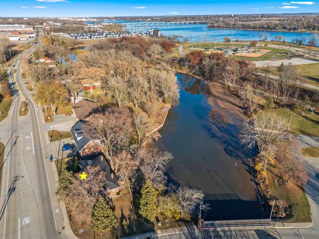 2871 S BROADWAY, Green Bay, WI 54304