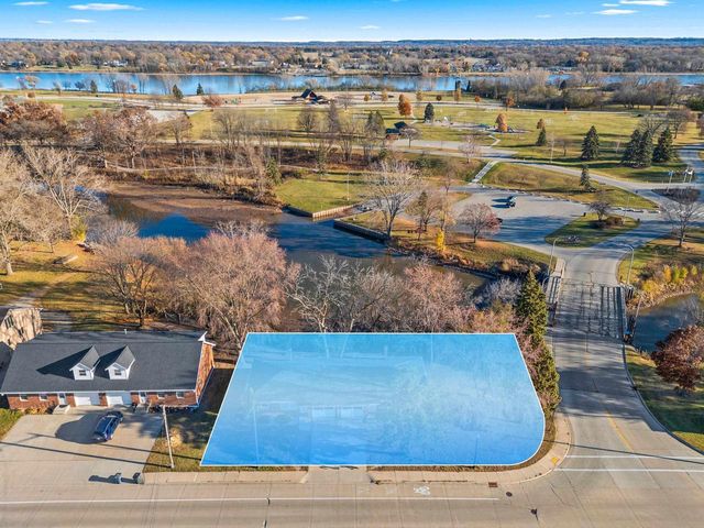 2871 S BROADWAY, Green Bay, WI 54304