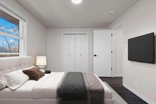 2871 S BROADWAY, Green Bay, WI 54304