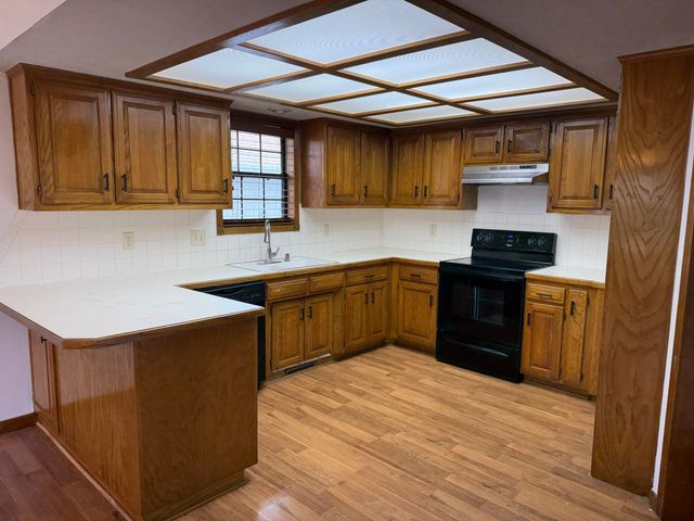 2225 W Rockwood Street, Springfield, MO 65807