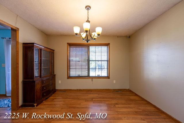 2225 W Rockwood Street, Springfield, MO 65807