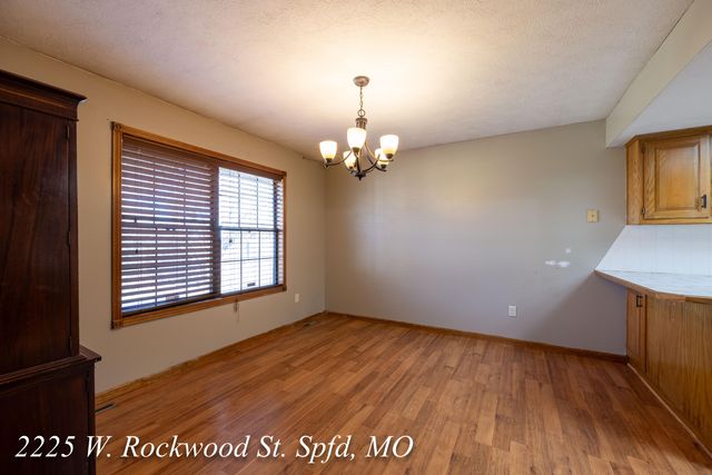 2225 W Rockwood Street, Springfield, MO 65807