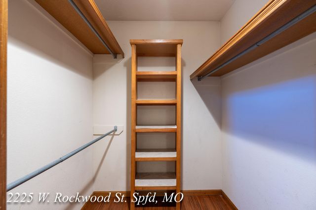 2225 W Rockwood Street, Springfield, MO 65807