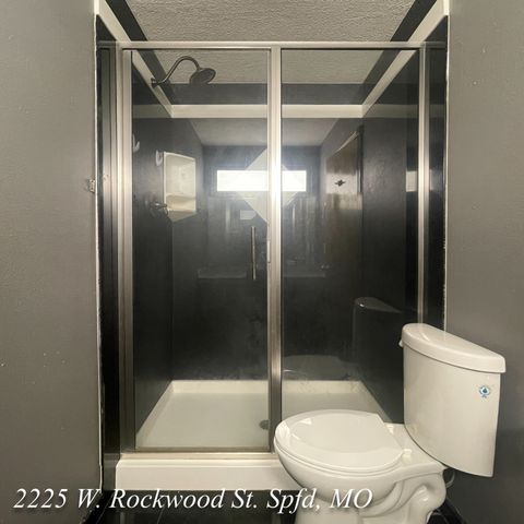 2225 W Rockwood Street, Springfield, MO 65807