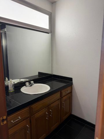 2225 W Rockwood Street, Springfield, MO 65807