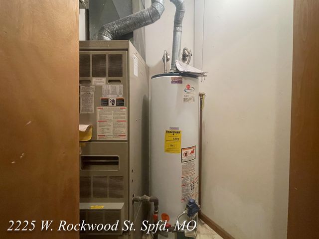 2225 W Rockwood Street, Springfield, MO 65807