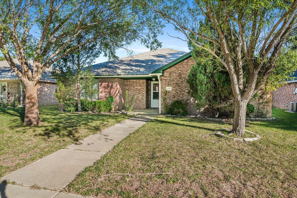 1803 SE 36th Avenue, Amarillo, TX 79118