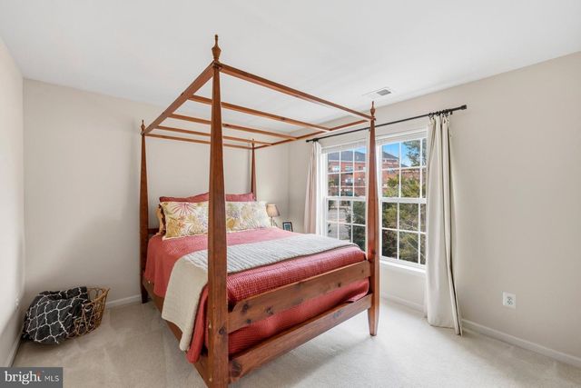 7744 PORTERS HILL LN, Lorton, VA 22079