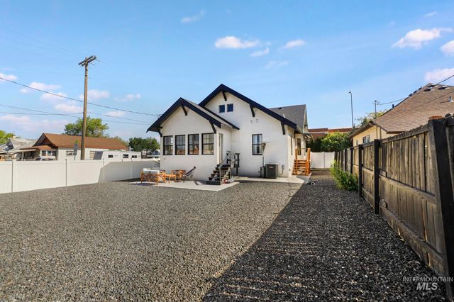 661 2nd Ave N, Twin Falls, ID 83301
