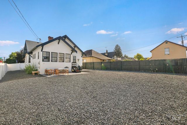 661 2nd Ave N, Twin Falls, ID 83301