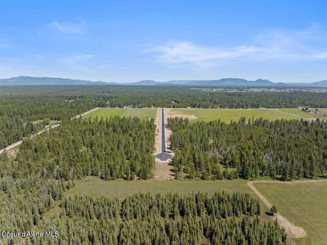 5 Ellington Ct, Athol, ID 83801