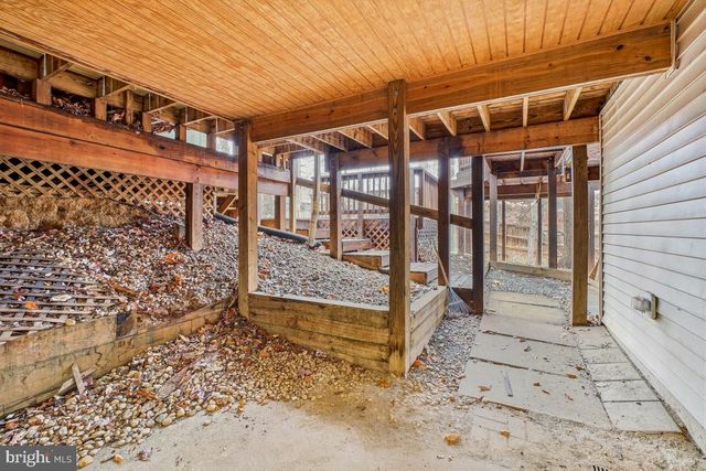 7594 WOODSTOWN DR, Springfield, VA 22153