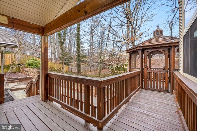 7594 WOODSTOWN DR, Springfield, VA 22153