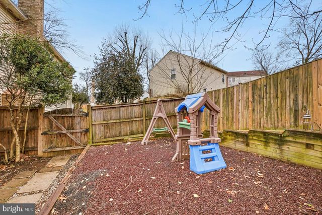 7594 WOODSTOWN DR, Springfield, VA 22153