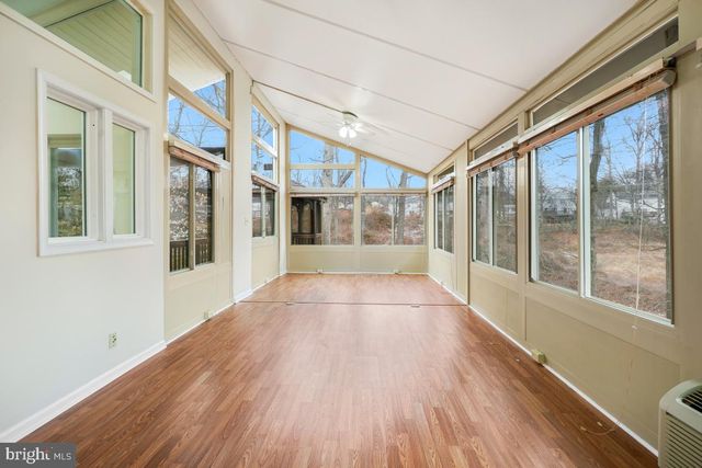 7594 WOODSTOWN DR, Springfield, VA 22153