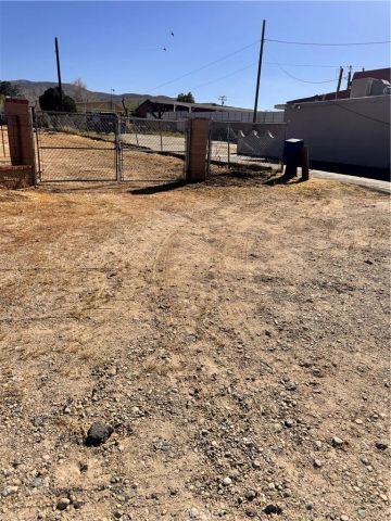 8026 Pearblossom, Littlerock, CA 93543