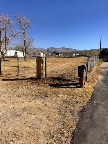8026 Pearblossom, Littlerock, CA 93543