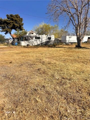 8026 Pearblossom, Littlerock, CA 93543