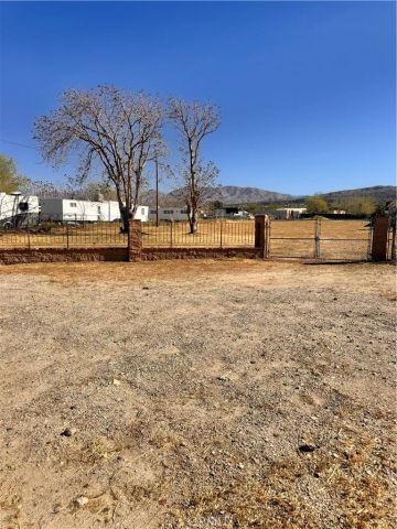 8026 Pearblossom, Littlerock, CA 93543
