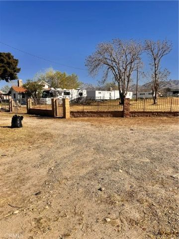 8026 Pearblossom, Littlerock, CA 93543
