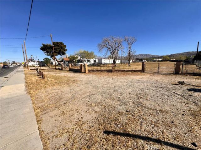 8026 Pearblossom, Littlerock, CA 93543